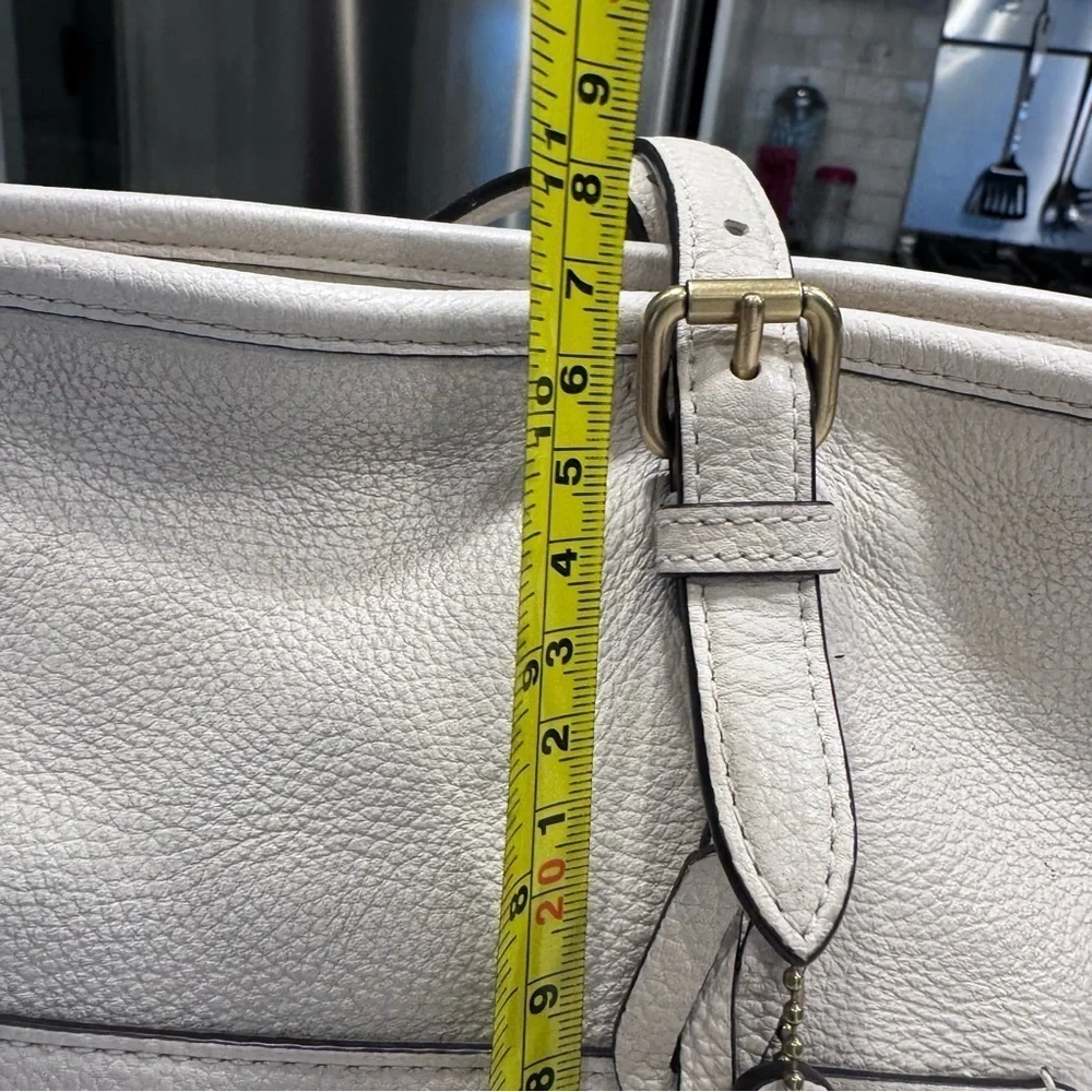 COACH Pebble Leather Taylor Medium Tote C Dangle Charm Chalk EUC